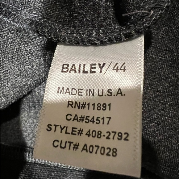 Bailey 44 Crop Flare pull on Pant gray size Small - Picture 4 of 4